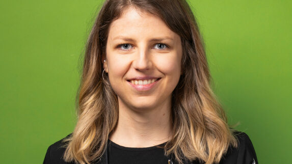 Portraitfoto von Yvonne Steinlechner