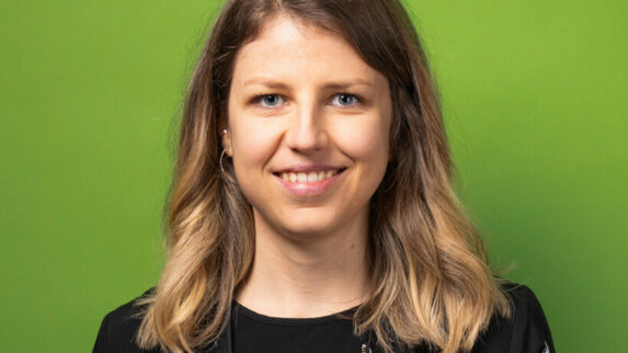 Portraitfoto von Yvonne Steinlechner
