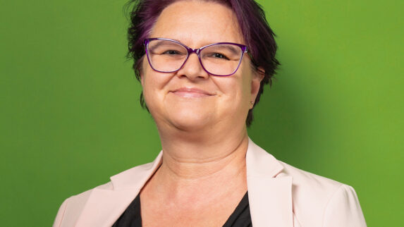 Portraitfoto von Sabine Ivankovits